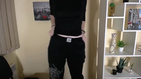 Snapshot of moon_foxy_ chatting on 12/03/24, 12:59 Diana online show from 12/03/24, 12:59