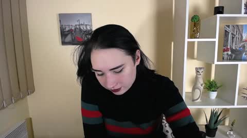 Snapshot of moon_foxy_ chatting on 12/04/24, 01:09 Diana online show from 12/04/24, 01:09