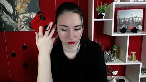 Snapshot of moon_foxy_ chatting on 12/09/24, 07:18 Diana online show from 12/09/24, 07:18