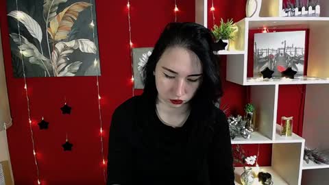 Snapshot of moon_foxy_ chatting on 12/10/24, 09:33 Diana online show from 12/10/24, 09:33