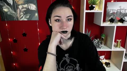 Snapshot of moon_foxy_ chatting on 12/12/24, 04:21 Diana online show from 12/12/24, 04:21