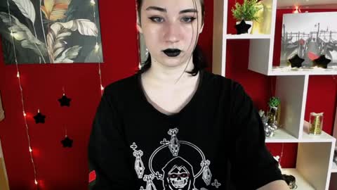 Snapshot of moon_foxy_ chatting on 12/12/24, 07:26 Diana online show from 12/12/24, 07:26