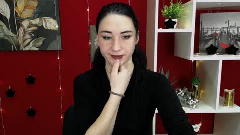 Snapshot of moon_foxy_ chatting on 12/17/24, 05:36 Diana online show from 12/17/24, 05:36