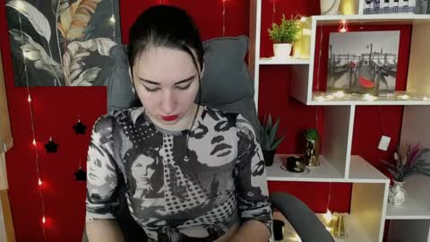 Snapshot of moon_foxy_ chatting on 01/18/25, 10:06 Diana online show from 01/18/25, 10:06