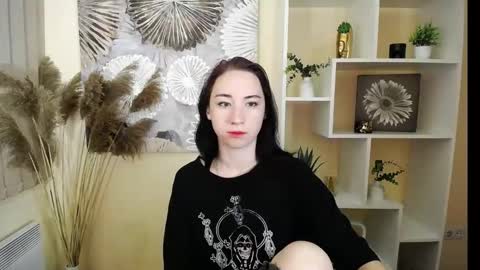 Snapshot of moon_foxy_ chatting on 09/18/25, 07:10 Diana online show from 09/18/25, 07:10