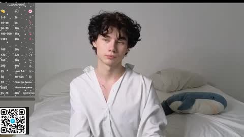 Snapshot of moon_gloww chatting on 02/11/26, 08:19 moon_gloww online show from 02/11/26, 08:19