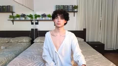 Snapshot of moon_gloww chatting on 02/12/26, 05:52 moon_gloww online show from 02/12/26, 05:52