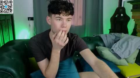 Snapshot of moon_gloww chatting on 03/01/26, 03:52 moon_gloww online show from 03/01/26, 03:52