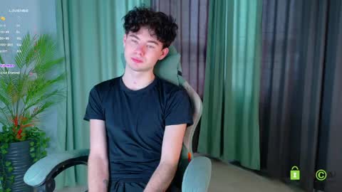 moon_gloww online show from 04/24/26, 01:19