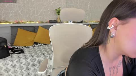 Sarah online show from 04/21/26, 11:29