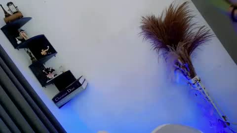 Snapshot of moon_of_desire22 chatting on 11/04/25, 10:09 Dalia Moon online show from 11/04/25, 10:09