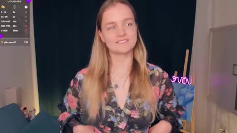 Snapshot of moon_puzzles chatting on 02/05/26, 08:24 moon_puzzles online show from 02/05/26, 08:24