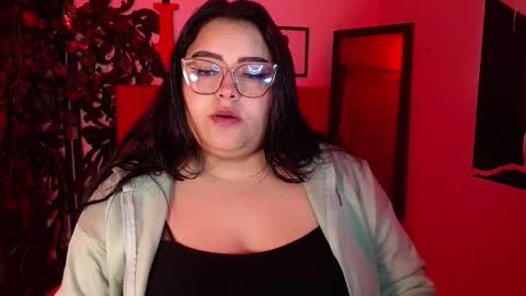 Snapshot of moon_sunflowers chatting on 12/15/25, 12:20 moon_sunflowers online show from 12/15/25, 12:20