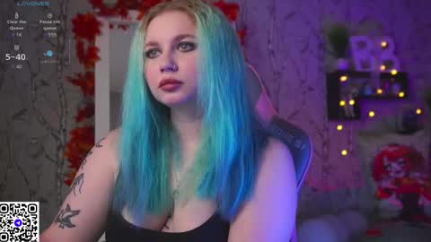 Emilia online show from 09/18/25, 09:11