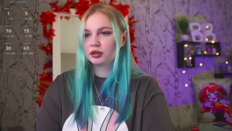 Emilia online show from 09/29/25, 09:03