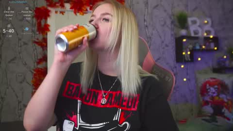 Emilia online show from 10/06/25, 09:40