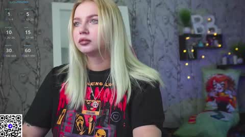 Emilia online show from 12/16/25, 09:03