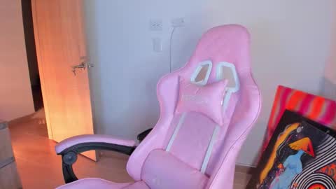 MOON online show from 11/22/25, 12:31