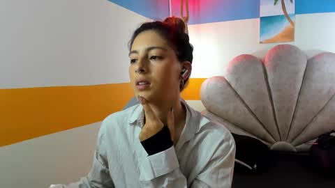 Snapshot of moon_winy chatting on 09/18/25, 11:56 Winy online show from 09/18/25, 11:56