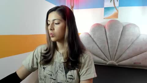 Snapshot of moon_winy chatting on 09/19/25, 11:44 Winy online show from 09/19/25, 11:44