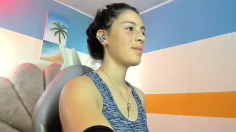 Snapshot of moon_winy chatting on 10/20/25, 11:32 Winy online show from 10/20/25, 11:32