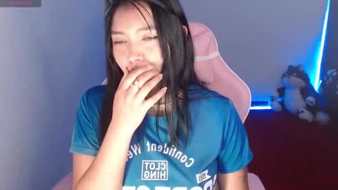 Snapshot of moonbella_bell chatting on 12/07/24, 09:44 bell online show from 12/07/24, 09:44