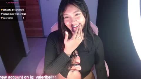 Snapshot of moonbella_bell chatting on 01/22/25, 07:14 bell online show from 01/22/25, 07:14