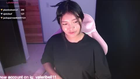 Snapshot of moonbella_bell chatting on 01/25/25, 08:42 bell online show from 01/25/25, 08:42