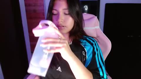 Snapshot of moonbella_bell chatting on 02/18/25, 09:54 bell online show from 02/18/25, 09:54