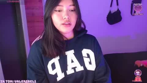 Snapshot of moonbella_bell chatting on 09/27/25, 06:40 bell online show from 09/27/25, 06:40