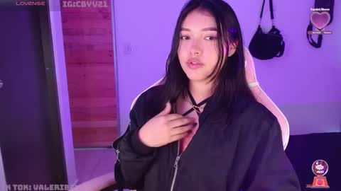 Snapshot of moonbella_bell chatting on 10/31/25, 10:00 bell online show from 10/31/25, 10:00