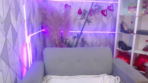 Snapshot of mooncharlotte chatting on 09/19/25, 08:53 Charlotte online show from 09/19/25, 08:53