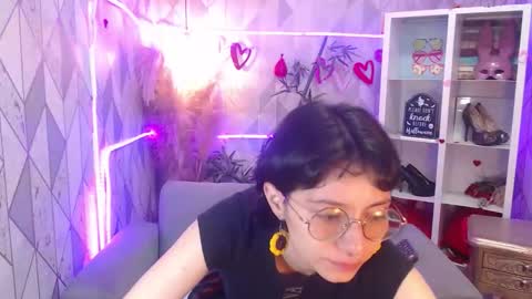 Snapshot of mooncharlotte chatting on 11/06/25, 07:59 Charlotte online show from 11/06/25, 07:59