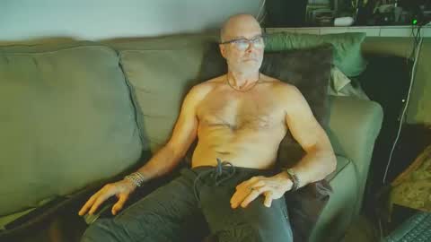 Snapshot of moondanceraa chatting on 02/09/25, 02:28 moondanceraa online show from 02/09/25, 02:28