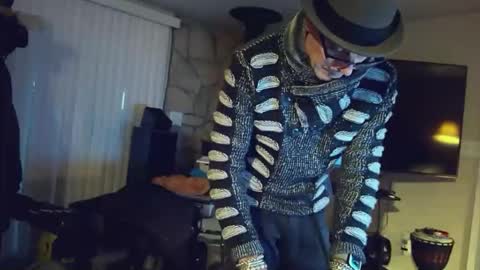 moondanceraa online show from 12/02/25, 01:00