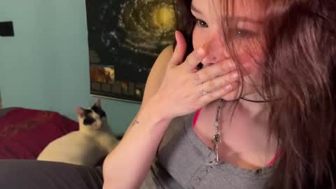 Snapshot of moonfaced_ chatting on 03/25/26, 05:41 Ann online show from 03/25/26, 05:41