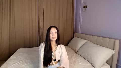 Mia online show from 11/20/25, 12:49