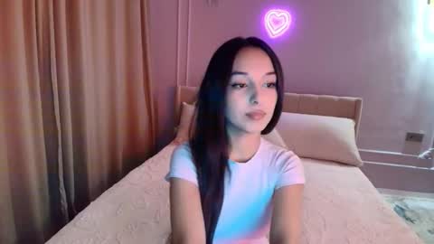 Mia online show from 11/22/25, 11:31