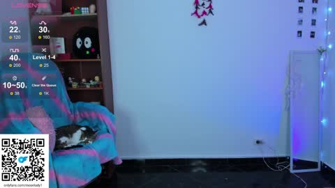Snapshot of moonlady_ chatting on 01/25/25, 01:21 MOON  online show from 01/25/25, 01:21