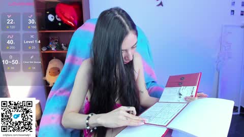 Snapshot of moonlady_ chatting on 01/31/25, 01:33 MOON  online show from 01/31/25, 01:33