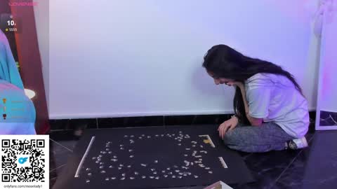 Snapshot of moonlady_ chatting on 02/01/25, 05:39 MOON  online show from 02/01/25, 05:39