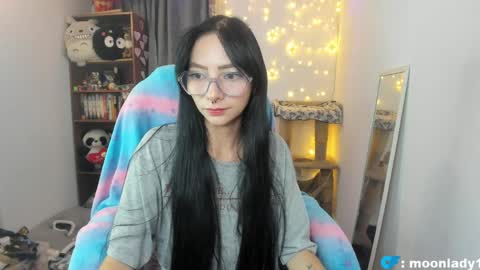 MOON  online show from 04/06/26, 11:49