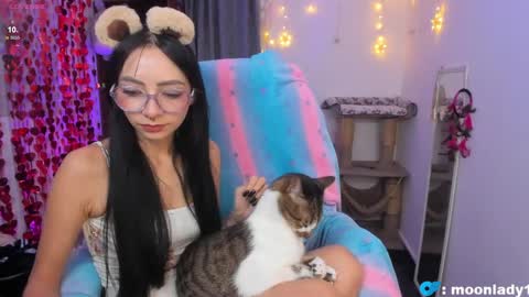 MOON  online show from 04/19/26, 11:18