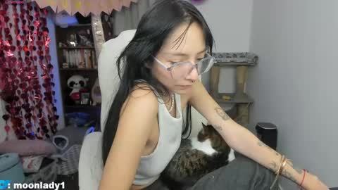 MOON  online show from 06/08/26, 04:13