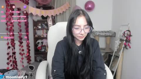 MOON  online show from 06/11/26, 02:33
