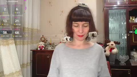 Snapshot of moonlight_88888 chatting on 12/14/25, 02:44 Moonlight 88888 online show from 12/14/25, 02:44