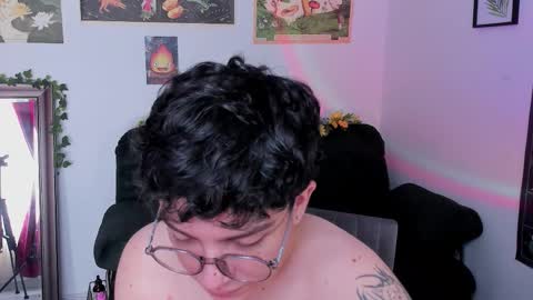 Clove online show from 01/12/26, 04:56