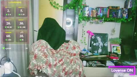 Snapshot of moonlight_sonataa chatting on 04/29/26, 05:30 moonlight_sonataa online show from 04/29/26, 05:30