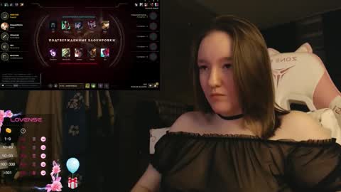 Snapshot of moonlish_siren chatting on 01/06/26, 08:45 Katrin online show from 01/06/26, 08:45