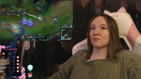 Snapshot of moonlish_siren chatting on 01/11/26, 09:53 Katrin online show from 01/11/26, 09:53